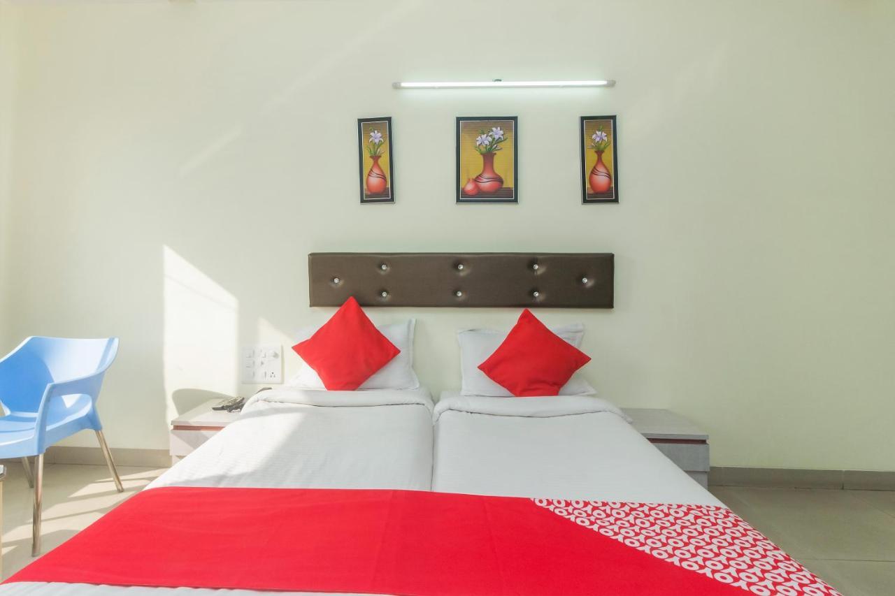 נאסיק Flagship 4387 Hotel Theem Plaaza מראה חיצוני תמונה